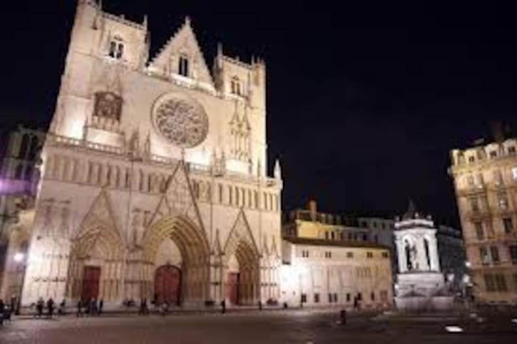 Pepite Rare 8 Personnes Au Coeur Battant Du Vieux Lyon Apartment Екстериор снимка
