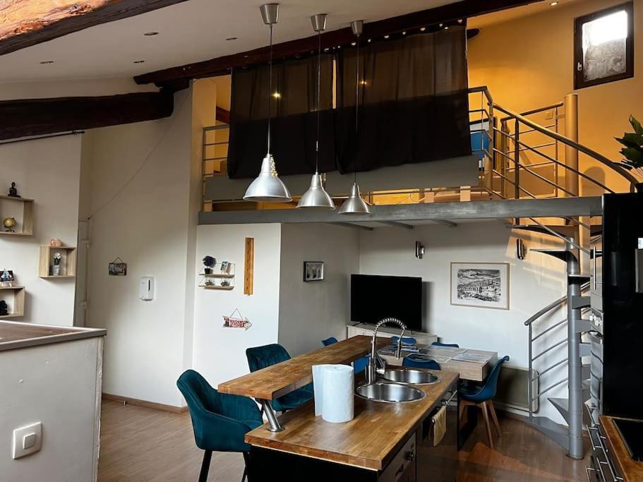 Pepite Rare 8 Personnes Au Coeur Battant Du Vieux Lyon Apartment Екстериор снимка
