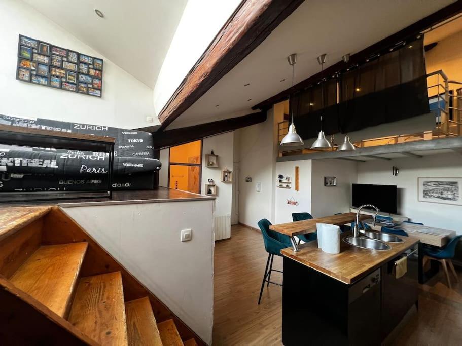 Pepite Rare 8 Personnes Au Coeur Battant Du Vieux Lyon Apartment Екстериор снимка
